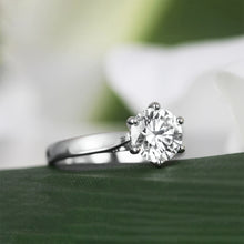 Load image into Gallery viewer, Round Brilliant Cut Engagement Ring 1.59ct