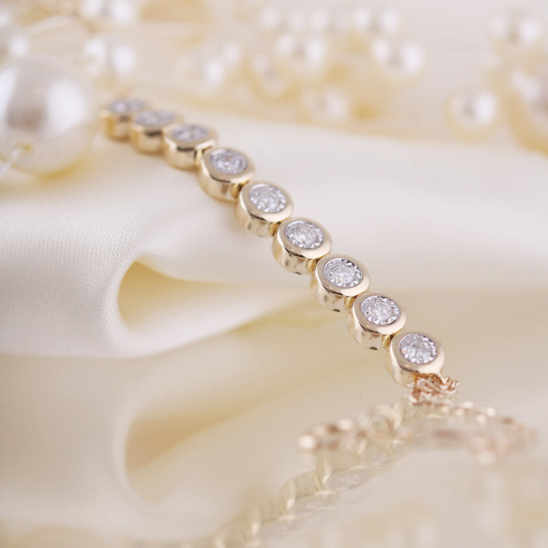 Bezel Diamonds & Chain Bracelet