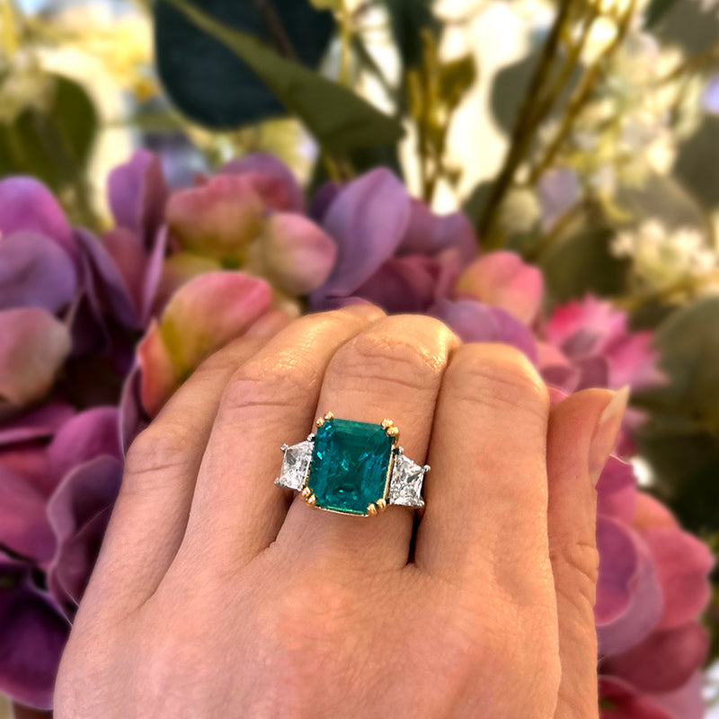 Beryl Emerald & Trapezoid Cut Diamond Three Stone Ring
