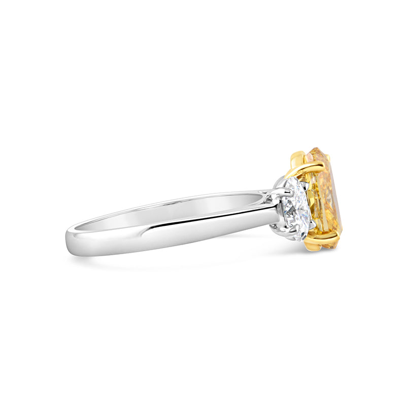 Oval Yellow Diamond Three Stone Rings - 2.86ct