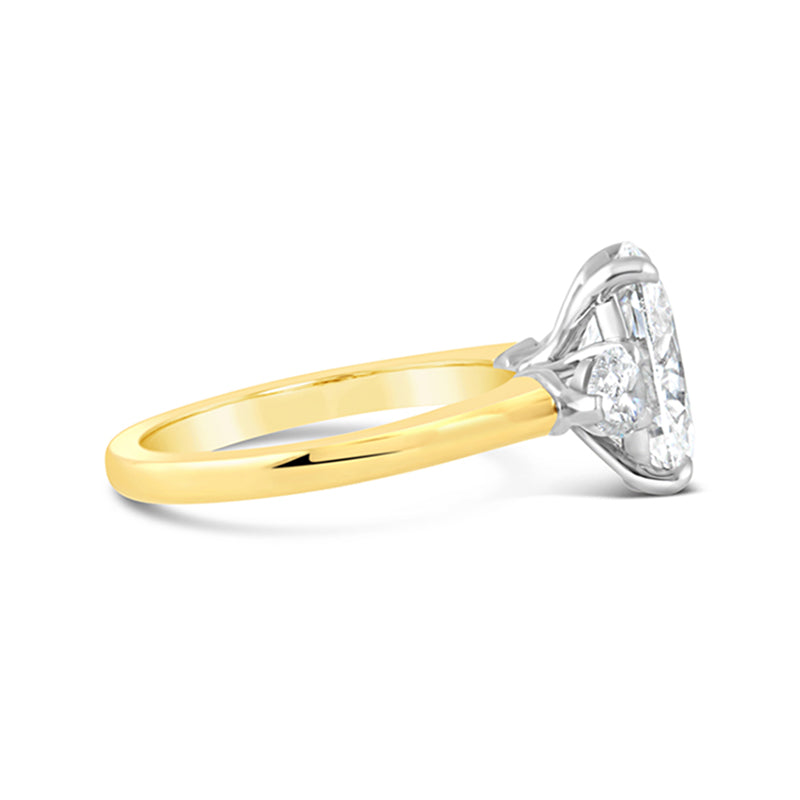 Oval & Pear Cut Three Stone Trilogy Diamond Ring 1.78ct