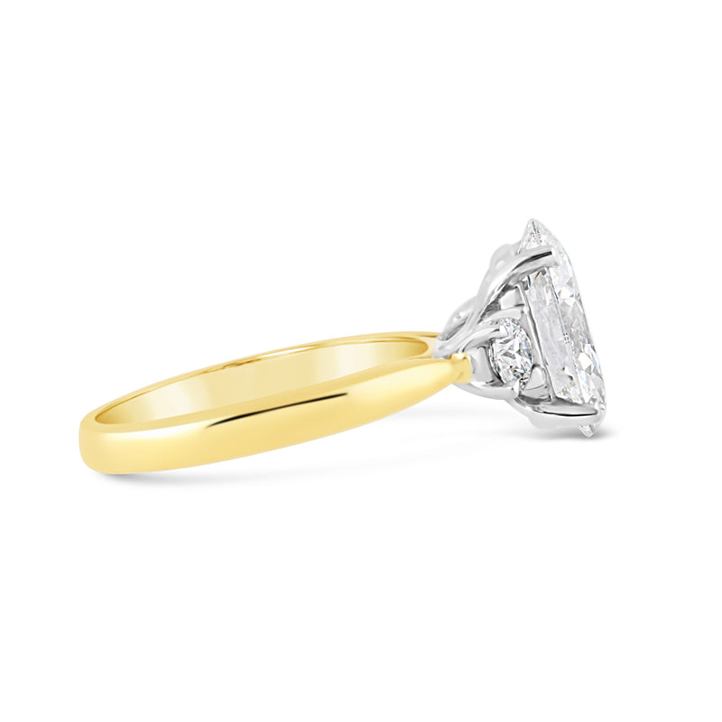 Oval & Round Brilliant Three Stone Diamond Engagement Ring 3.48ct