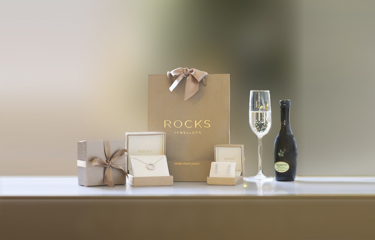 Rocks Tri Colour Circle & Diamond Pendant