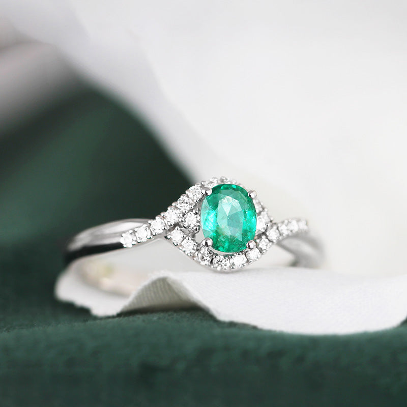 Rocks Emerald & Diamond Twist Ring
