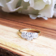 Load image into Gallery viewer, Round Brilliant Three Stone Engagement Ring