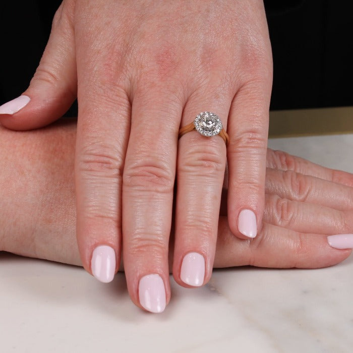 Round Brilliant Halo Engagement ring 1.00ct