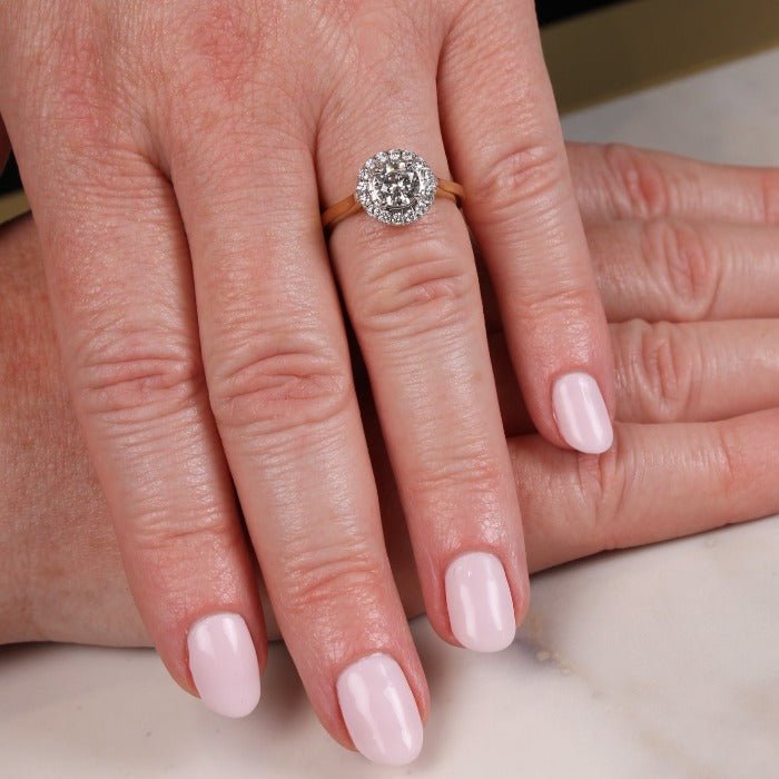 Round Brilliant Halo Engagement ring 1.00ct