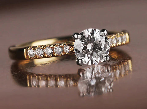 How Many Carats Should an Engagement Ring Have?