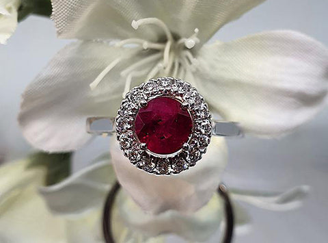 Sapphire vs Ruby Engagement Rings: Which Stone Rocks?