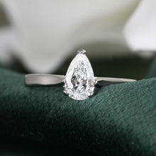 Load image into Gallery viewer, Pear Solitaire Engamenet Ring 0.73ct