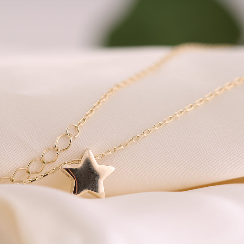 Sliding Star Necklace