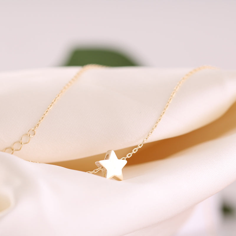 Sliding Star Necklace