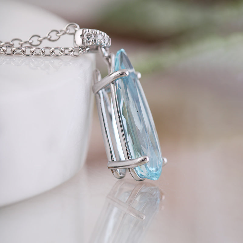 Pear Cut Aquamarine &amp; Diamond Pendant