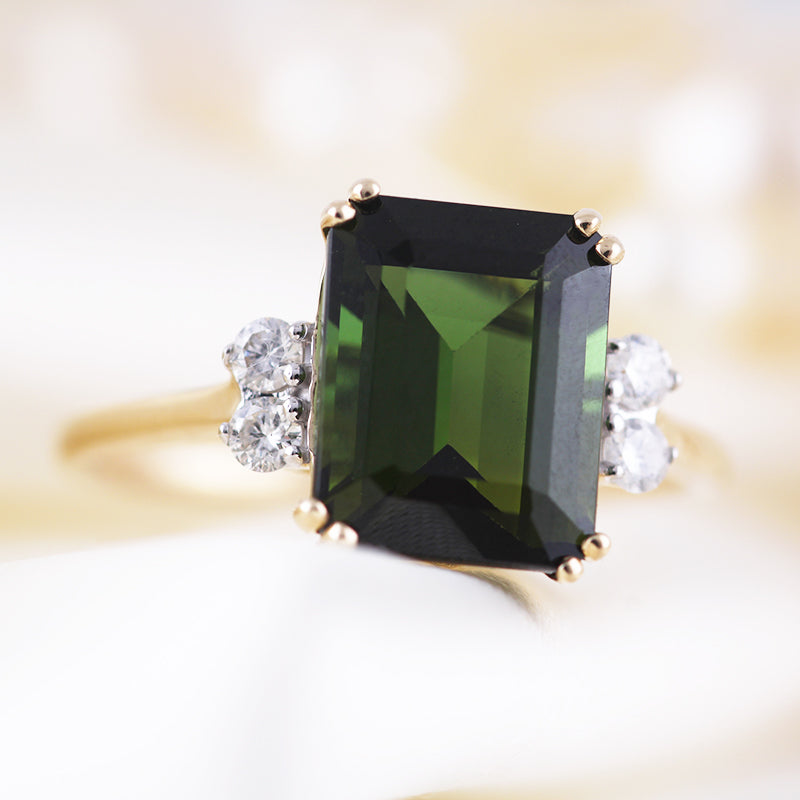 Green Tourmaline &amp; Diamond Ring