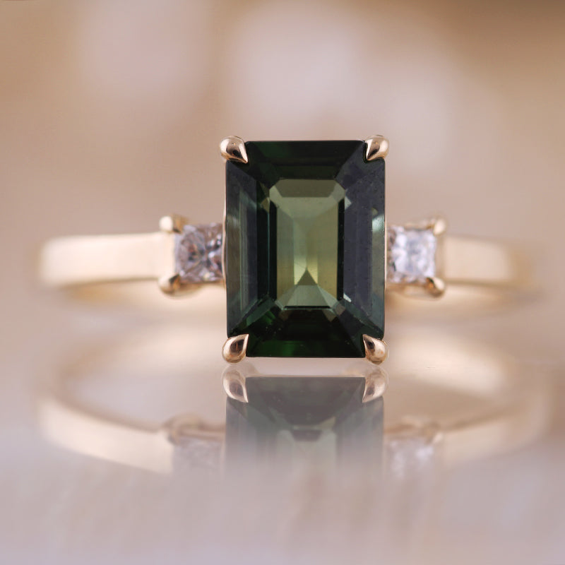 Green Tourmaline &amp; Diamond Ring