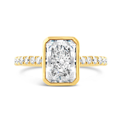 Radiant Cut Diamond Solitaire Diamond Set Shoulder 2.30ct