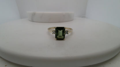 Green Tourmaline &amp; Diamond Ring