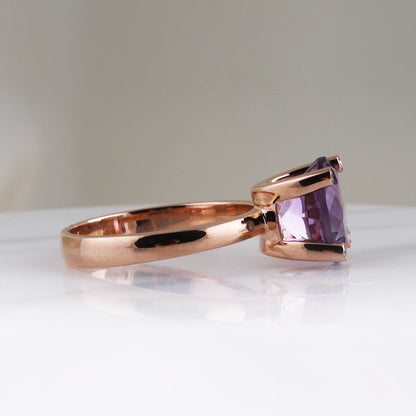 Oval Amethyst &amp; Diamond Ring