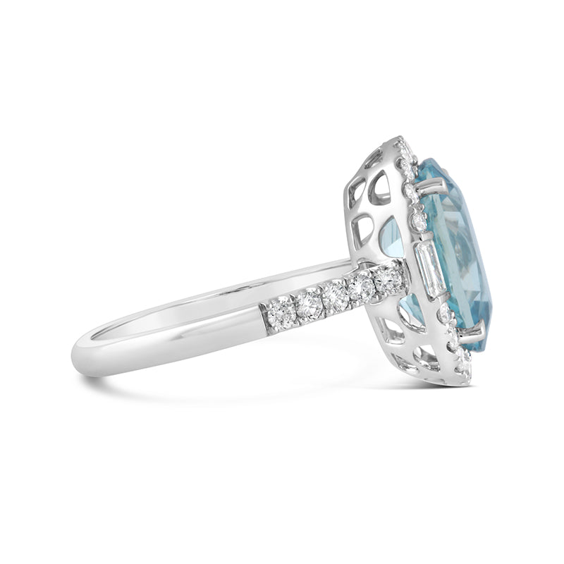 Oval Aquamarine &amp; Diamond Halo Ring