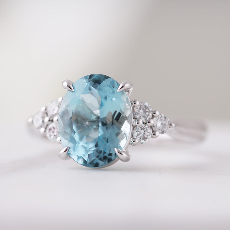 Oval Aquamarine &amp; Diamond Ring