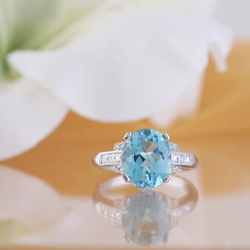 Oval Aquamarine &amp; Diamond Vintage Ring