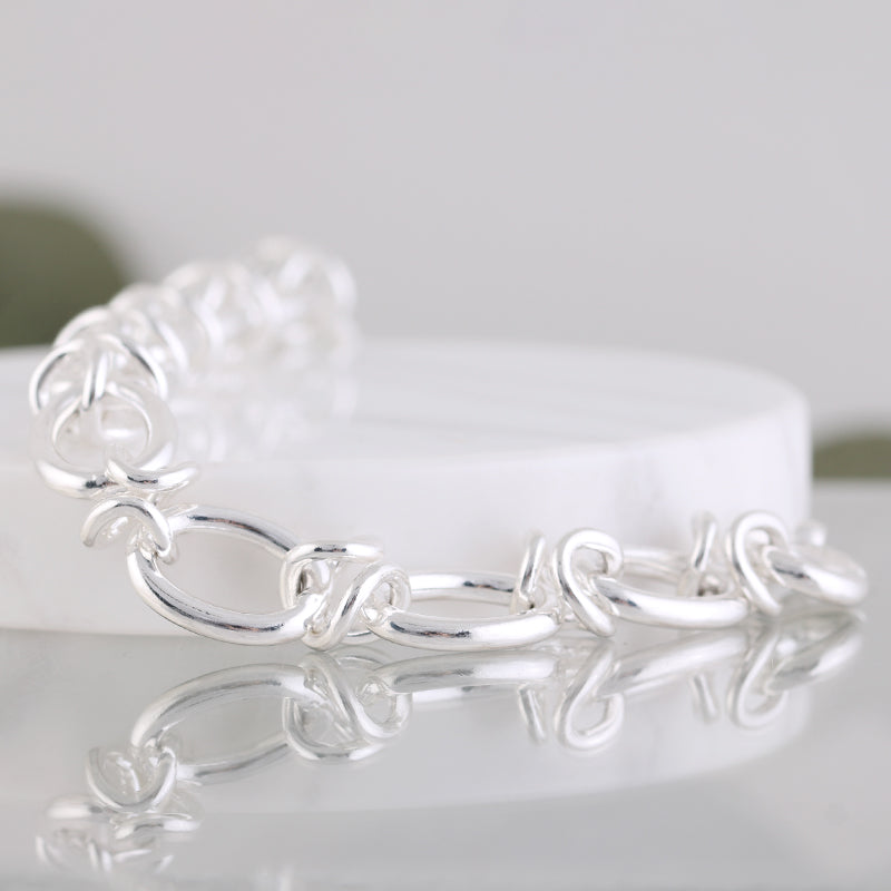 Oval &amp; Knot Link Bracelet