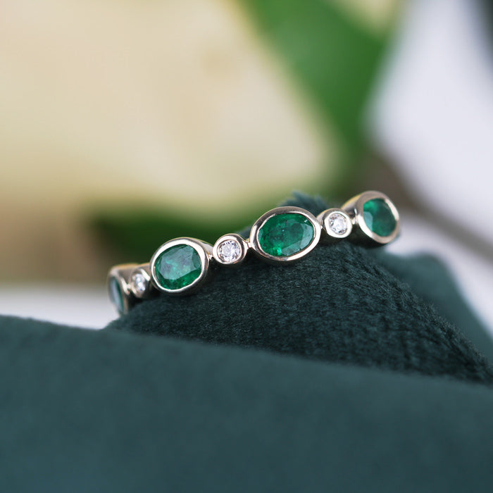 Rocks Oval Emerald &amp; Round Diamond Ring