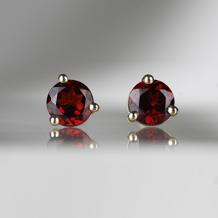 Rocks Garnet Solitaire Stud Earrings